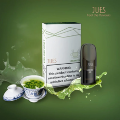 JUES Pod Juice Flavor Longjing tea มีกลิ่นชามะลิที่เข้มข้นและหอมอ่อน คุณจะรับประสบการณ์ของการดื่มชาแบบแท้ๆ ในทุกกลิ่นลมหายใจ
